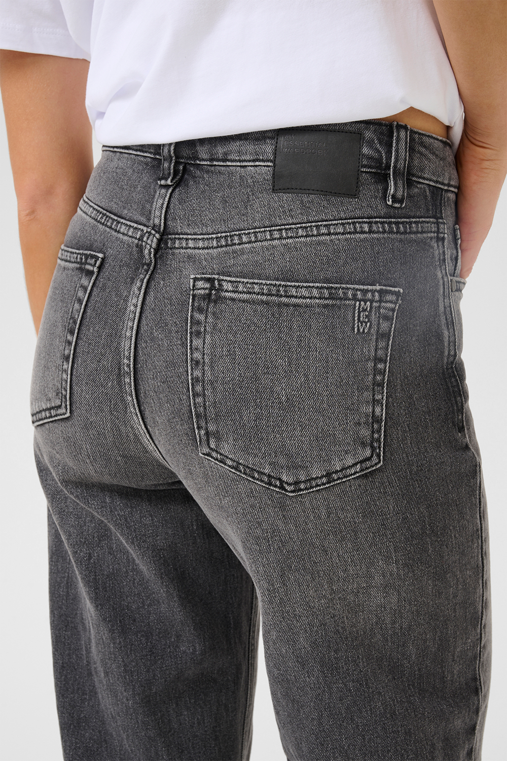 05 THE LOUIS HIGH WIDE Jeans