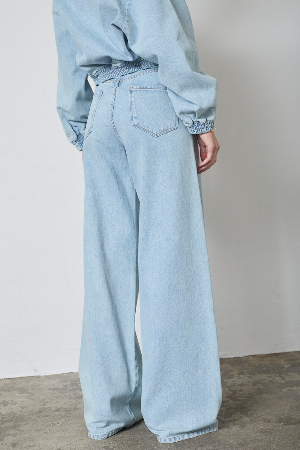 AronaCC Jeans