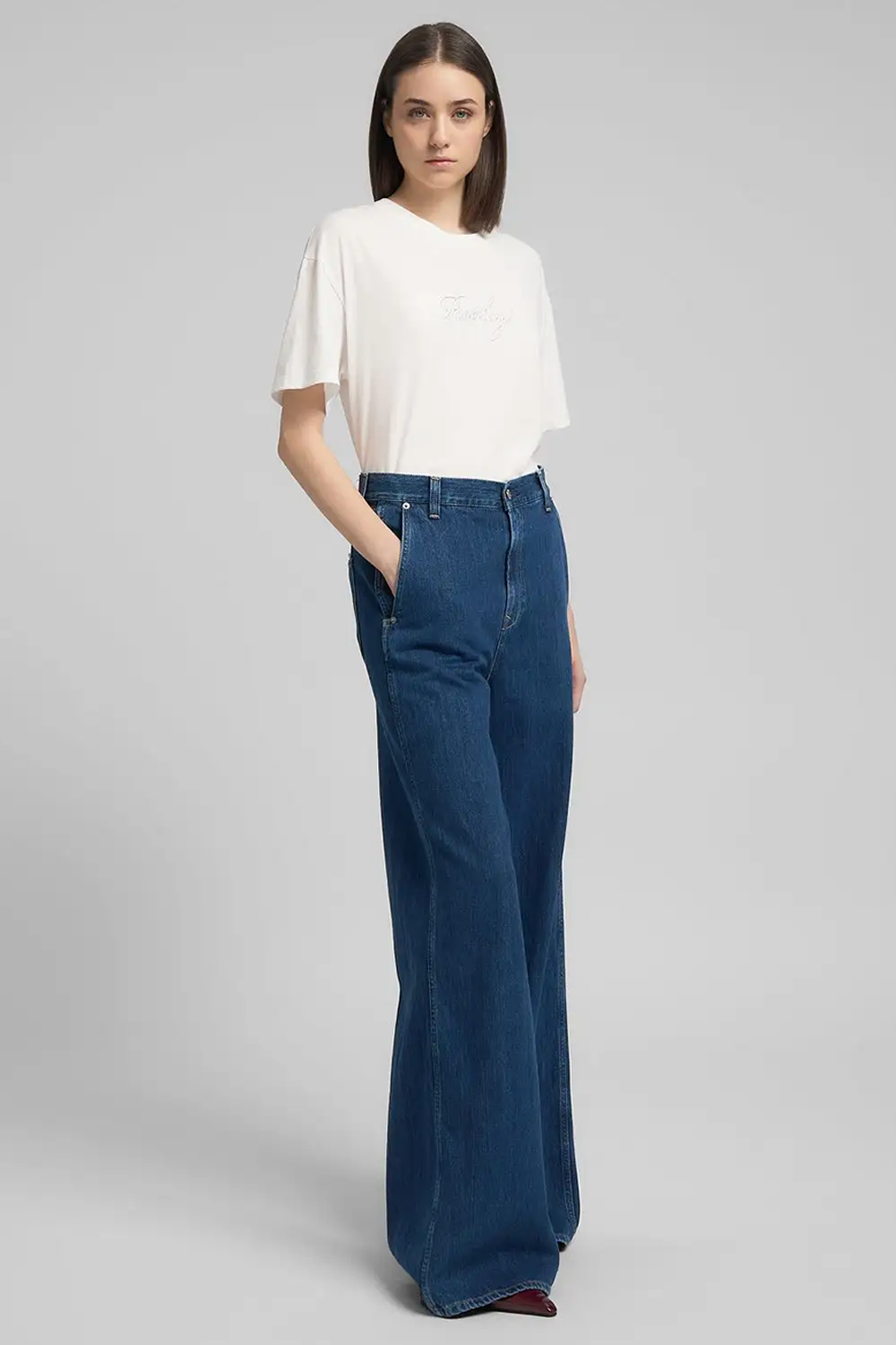 Wide-leg Jeans