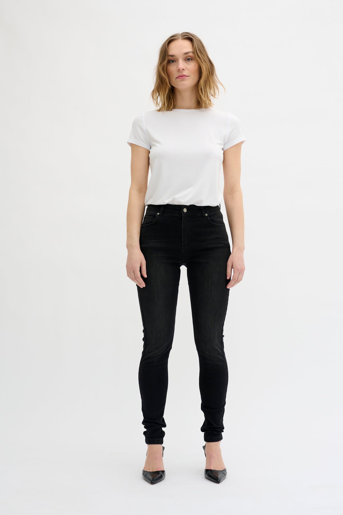 39 THE NORA HIGH SLIM Jeans