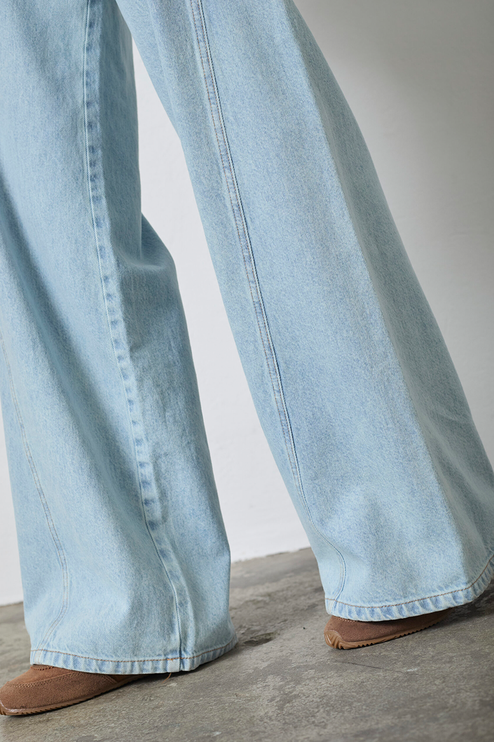 AronaCC Jeans
