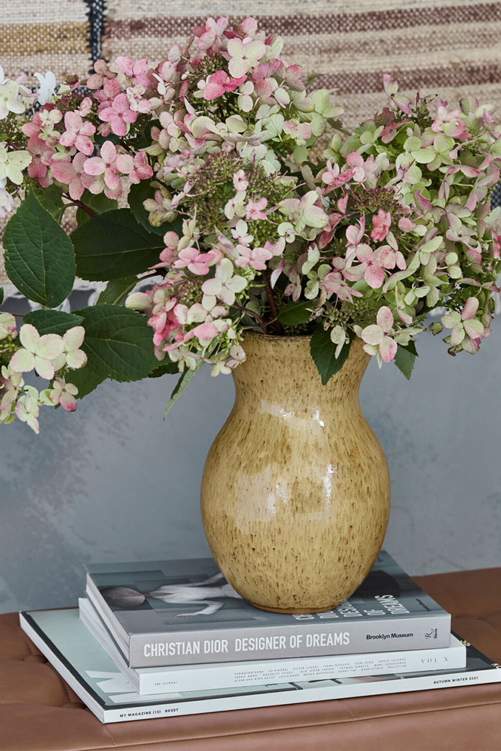 HDCorp Vase Beige