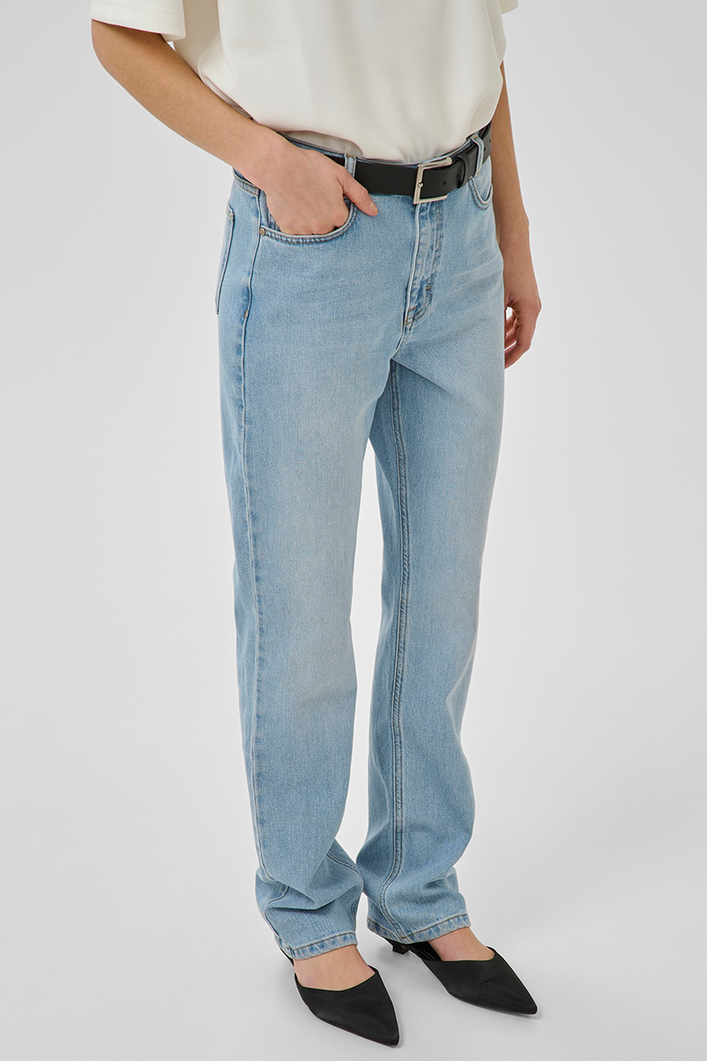 07 THE ISA 139 Jeans