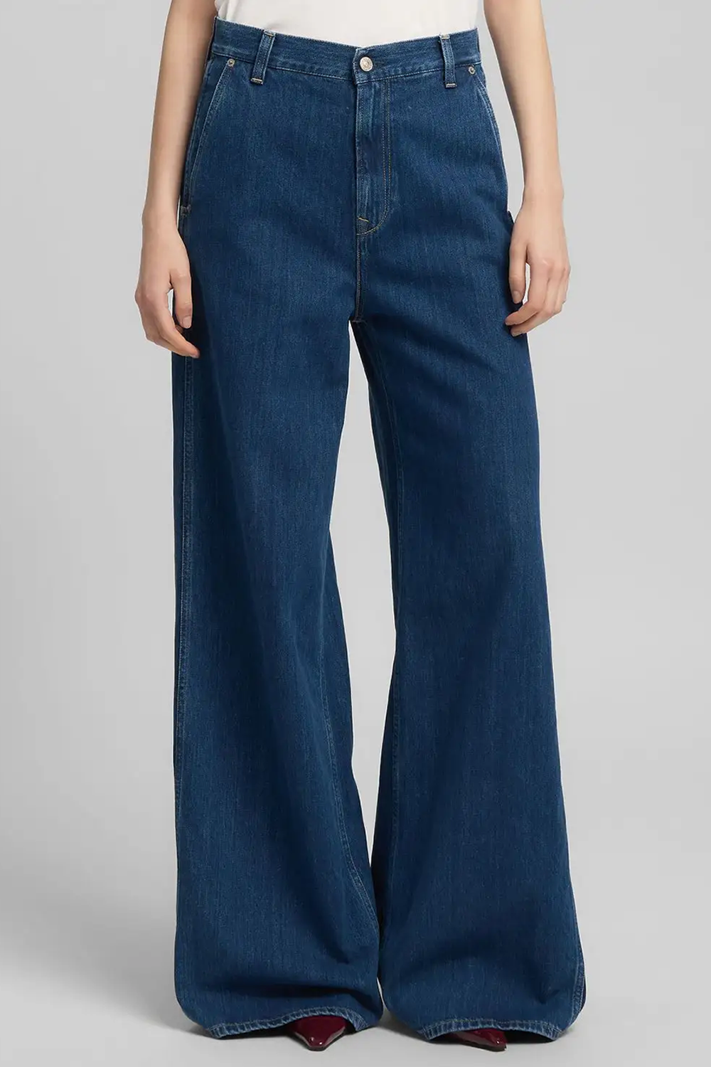 Wide-leg Jeans